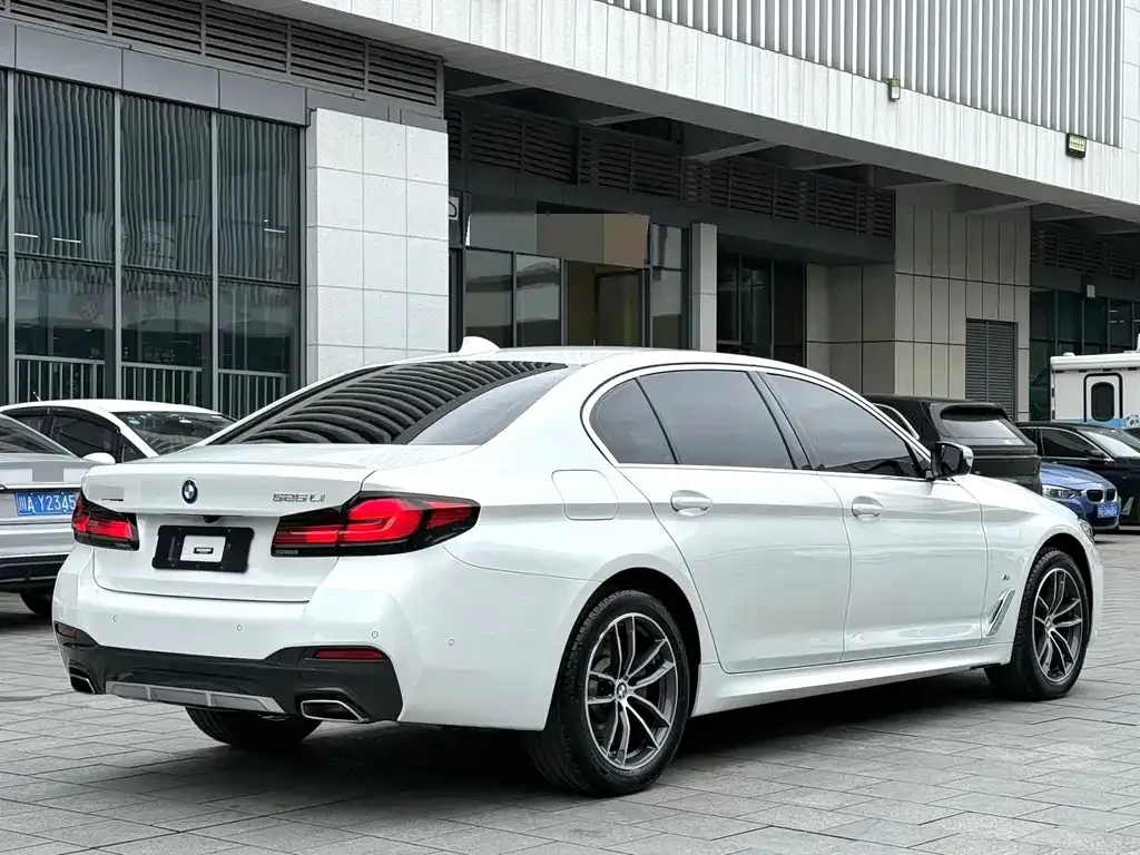 BMW 5 Series — фото 3