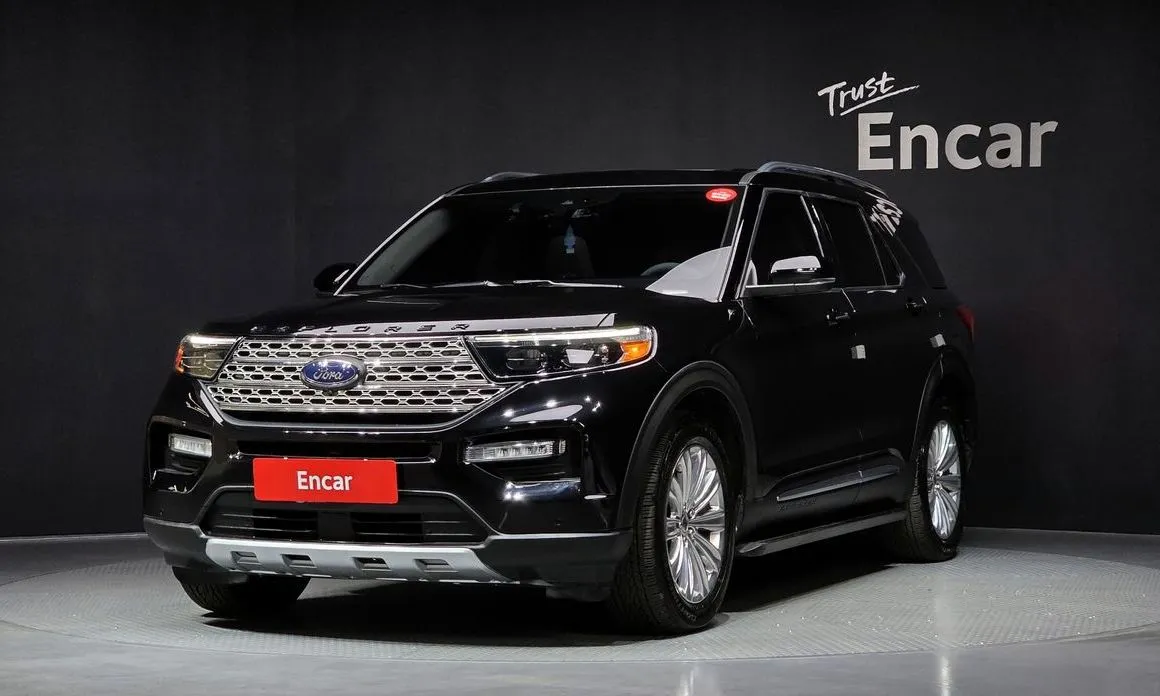 Ford Explorer — фото 1
