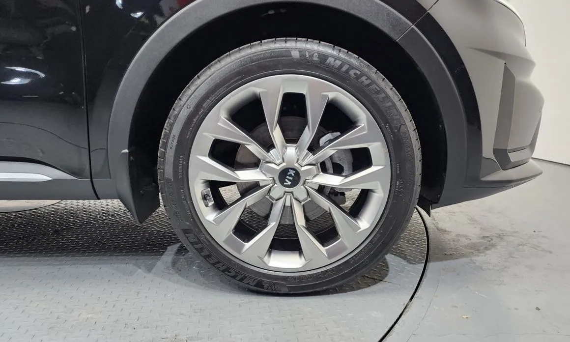Kia Sorento — фото 5