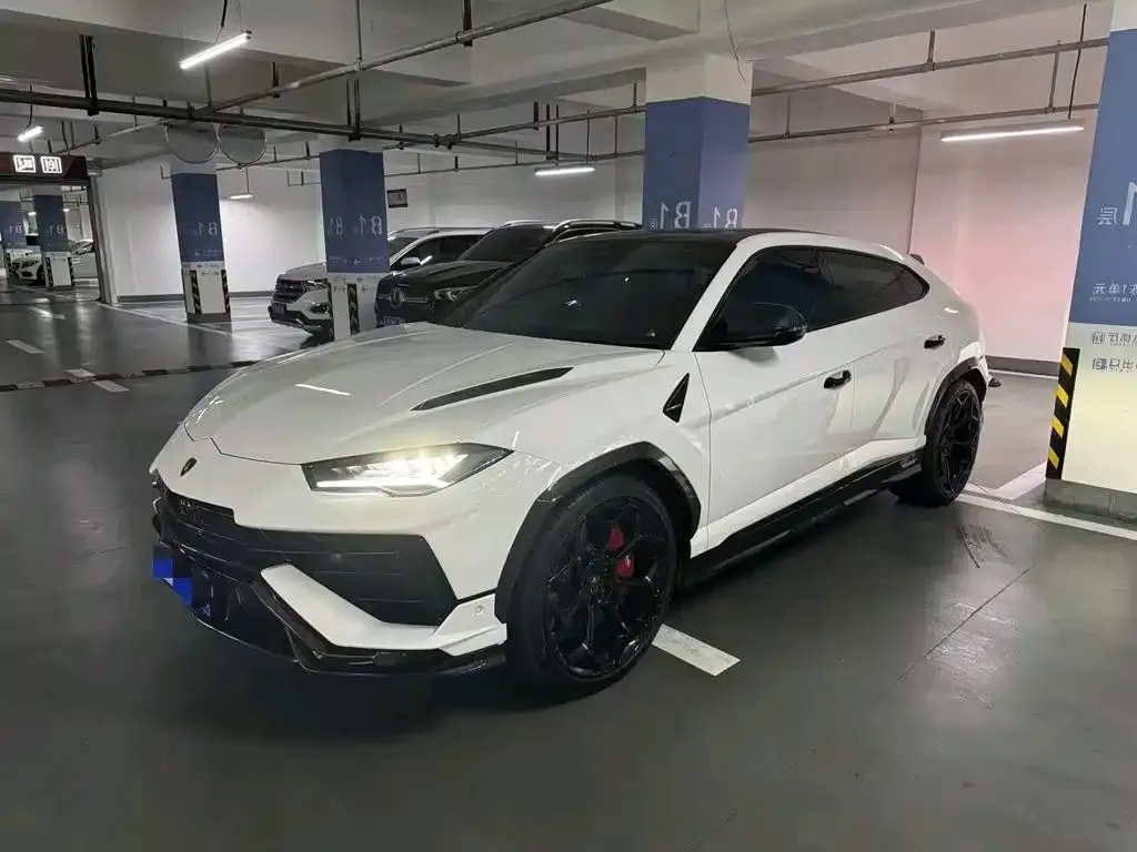 Lamborghini Urus — фото 1