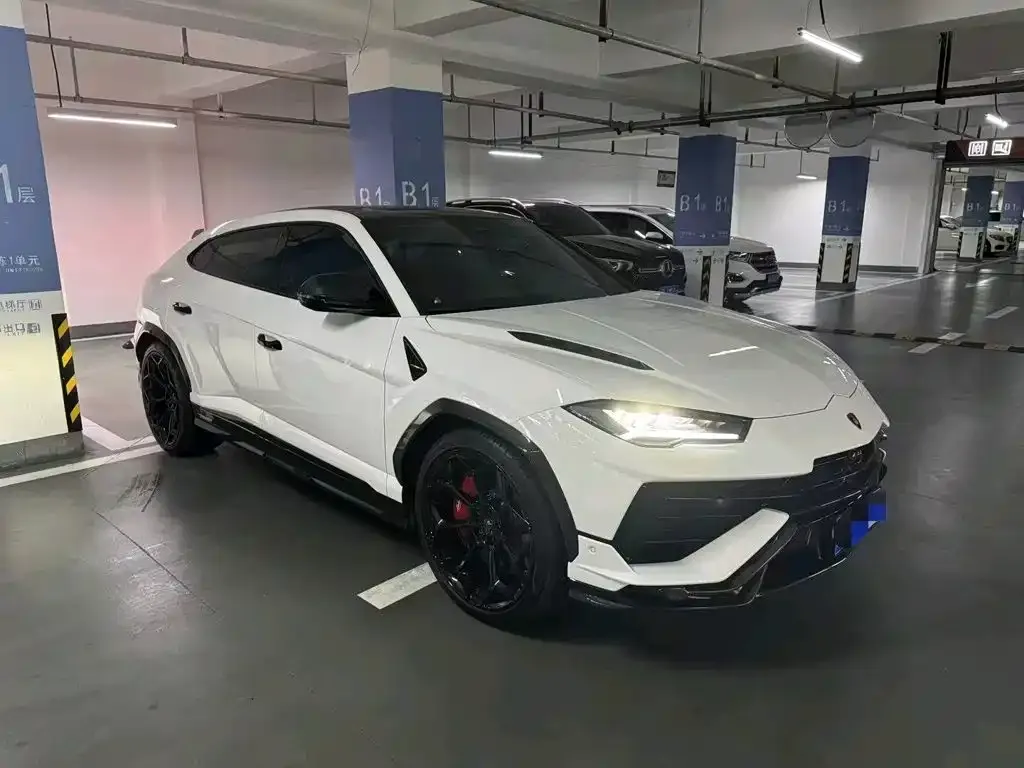 Lamborghini Urus — фото 9