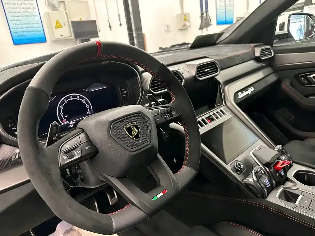 Lamborghini Urus — фото 5