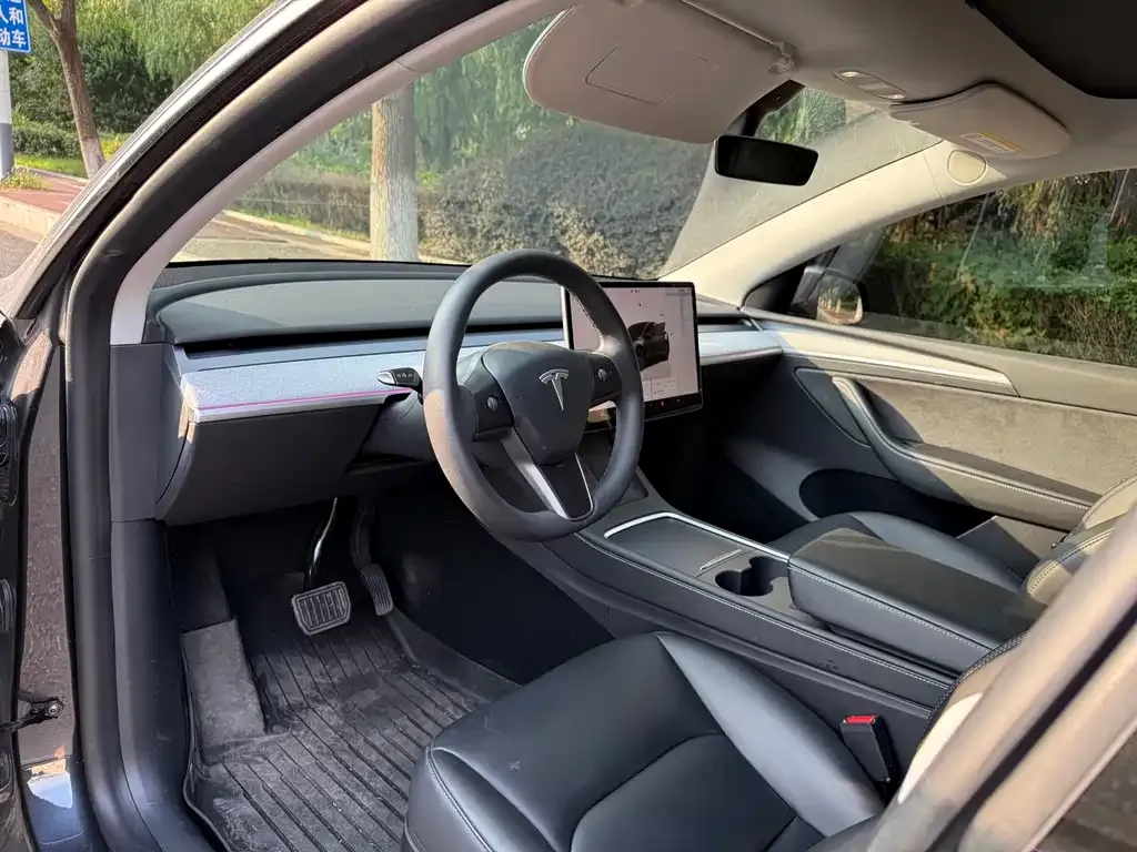 Tesla Model Y — фото 3