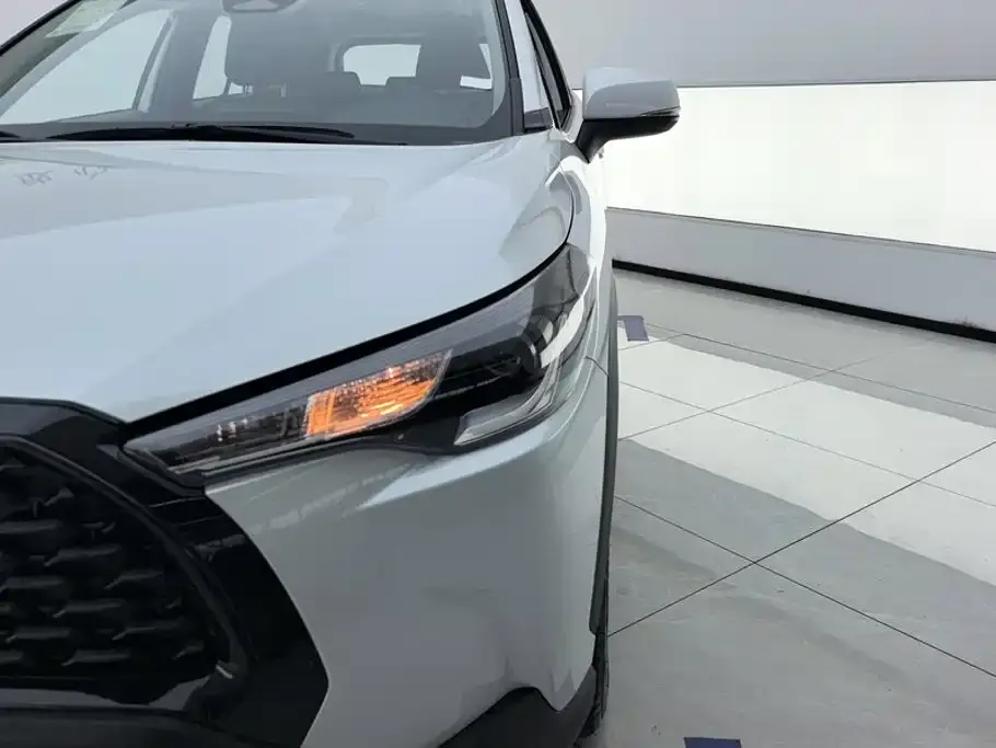 Toyota Corolla Cross — фото 9
