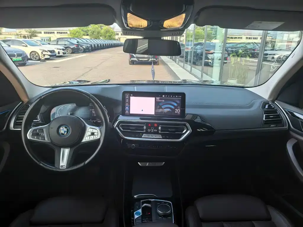 BMW iX3 — фото 2