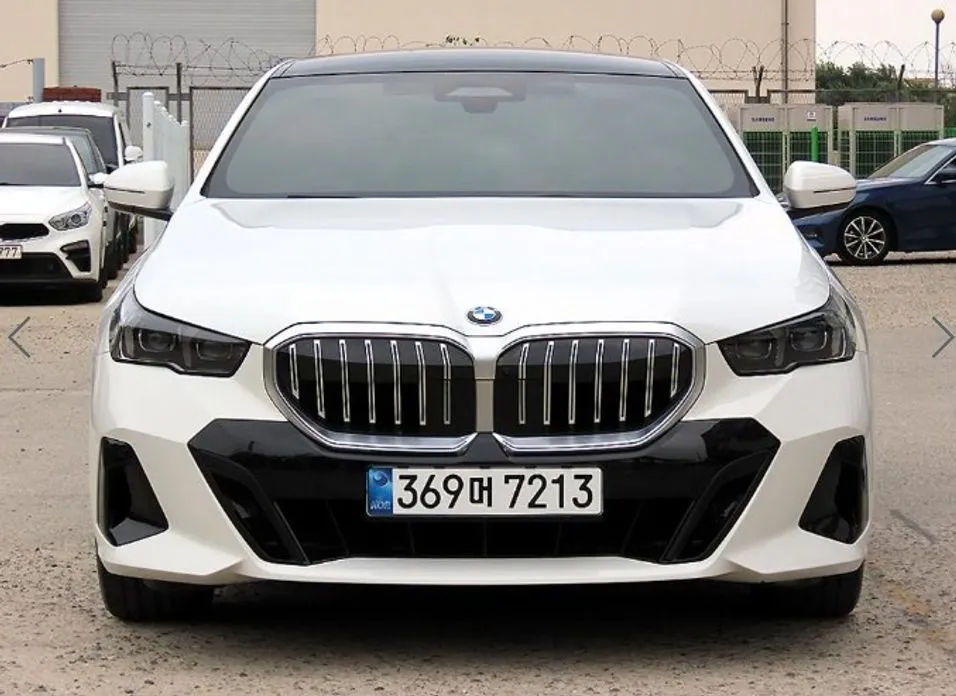BMW 5-Series — фото 1