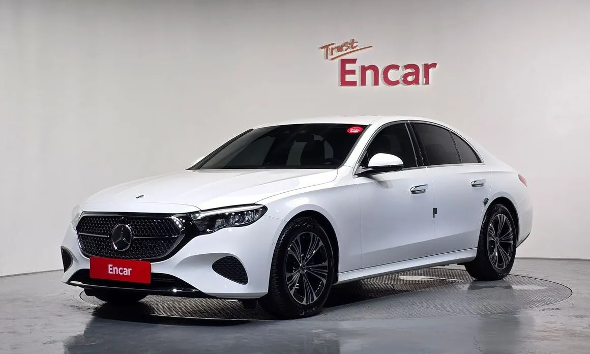 Mercedes-Benz E-Class — фото 1