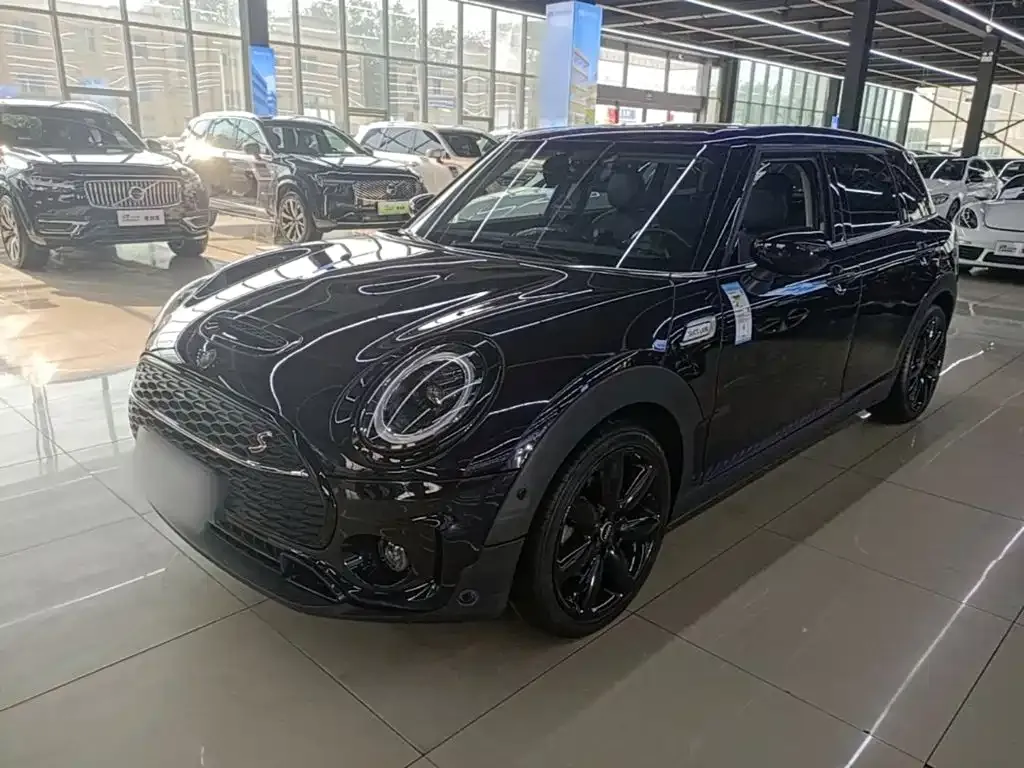 MINI Clubman — фото 1