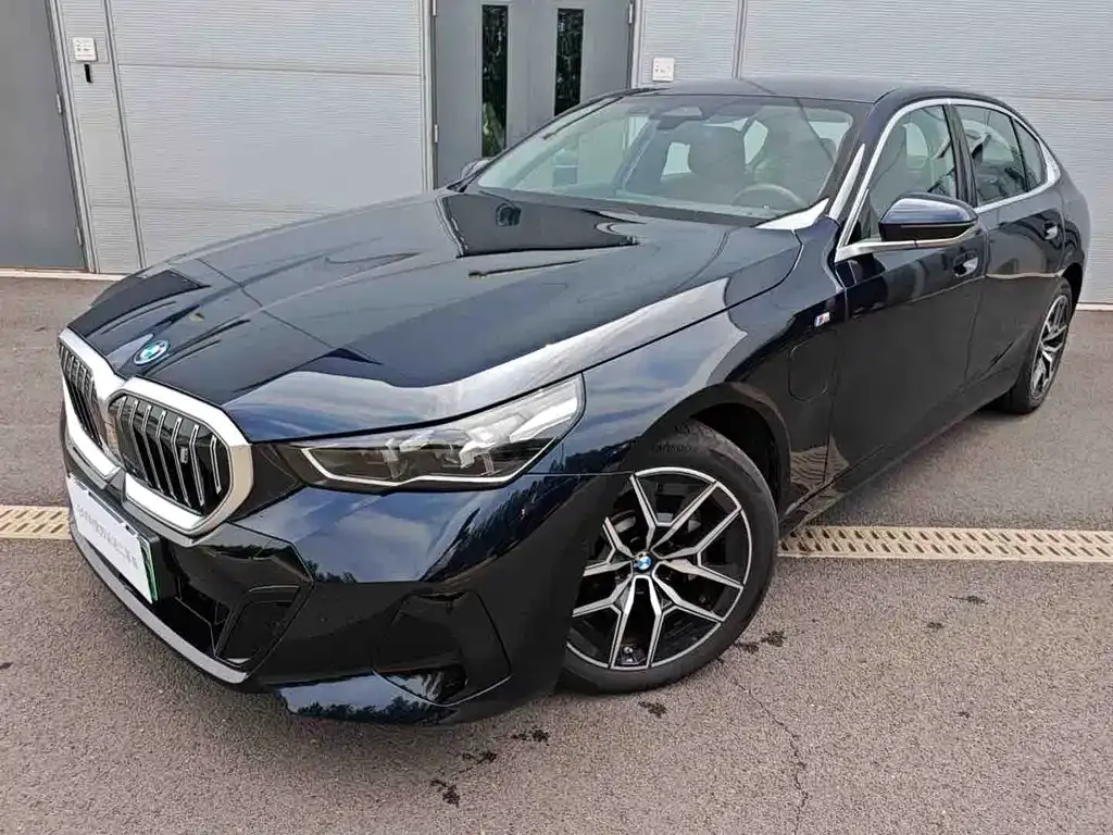 BMW i5 — фото 1