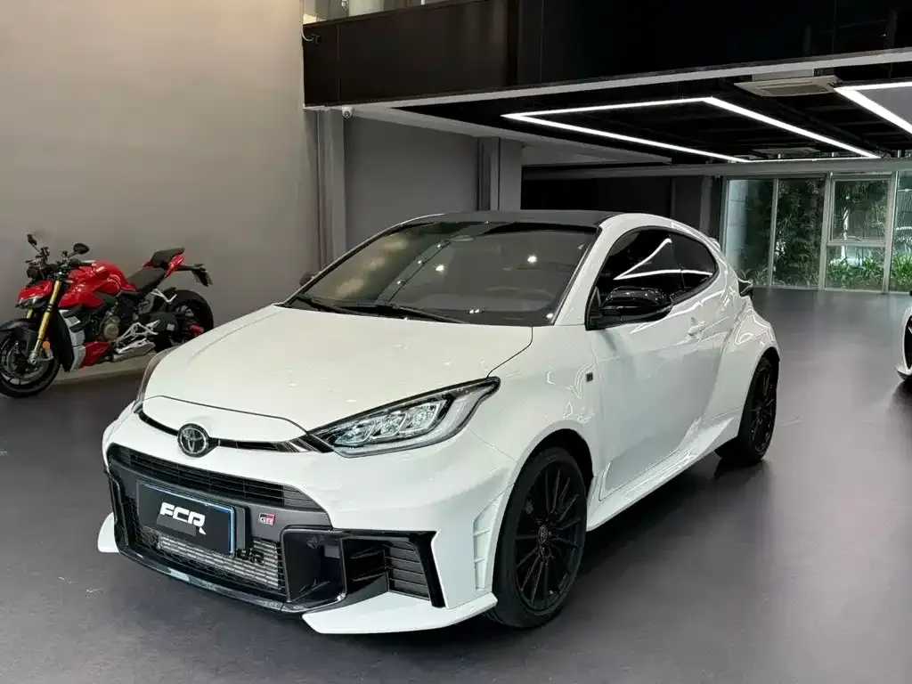 Toyota GR YARIS — фото 1