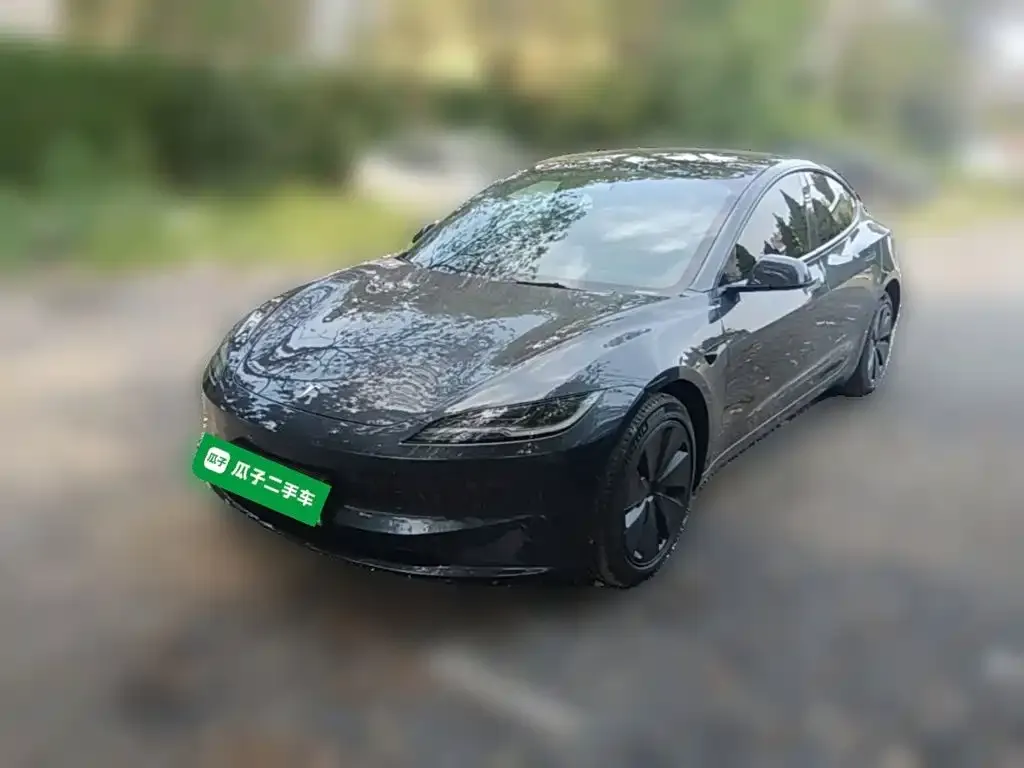 Tesla Model 3 — фото 1