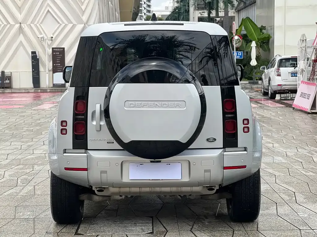 Land Rover Defender — фото 7