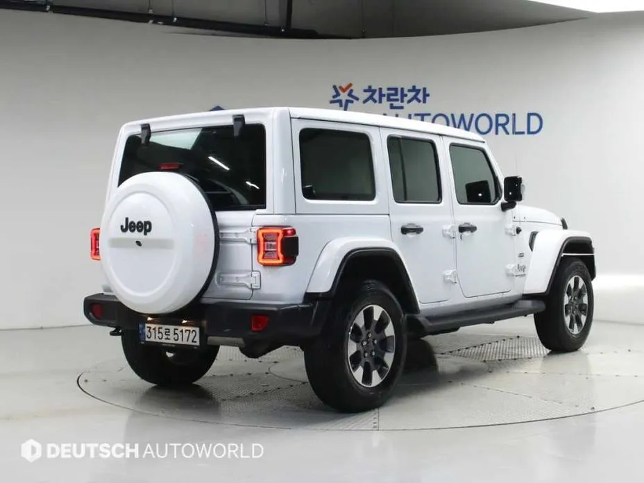 Jeep Wrangler — фото 6
