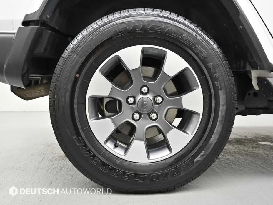 Jeep Wrangler — фото 9