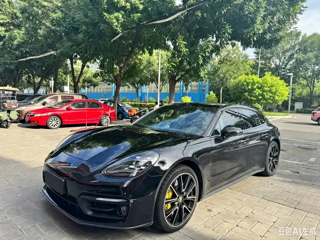 Porsche Panamera — фото 1