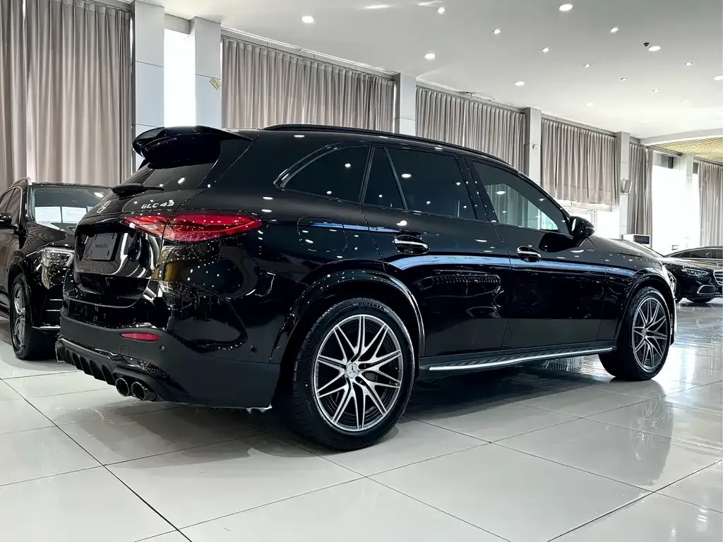Mercedes-Benz GLC AMG — фото 5