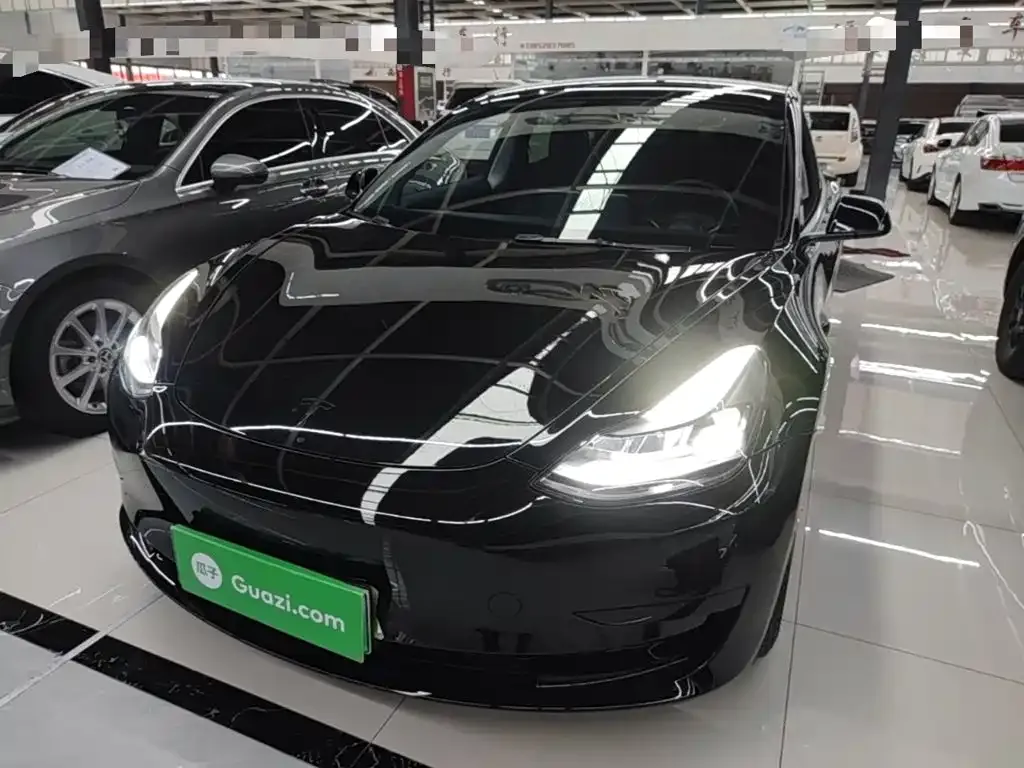 Tesla Model 3 — фото 10