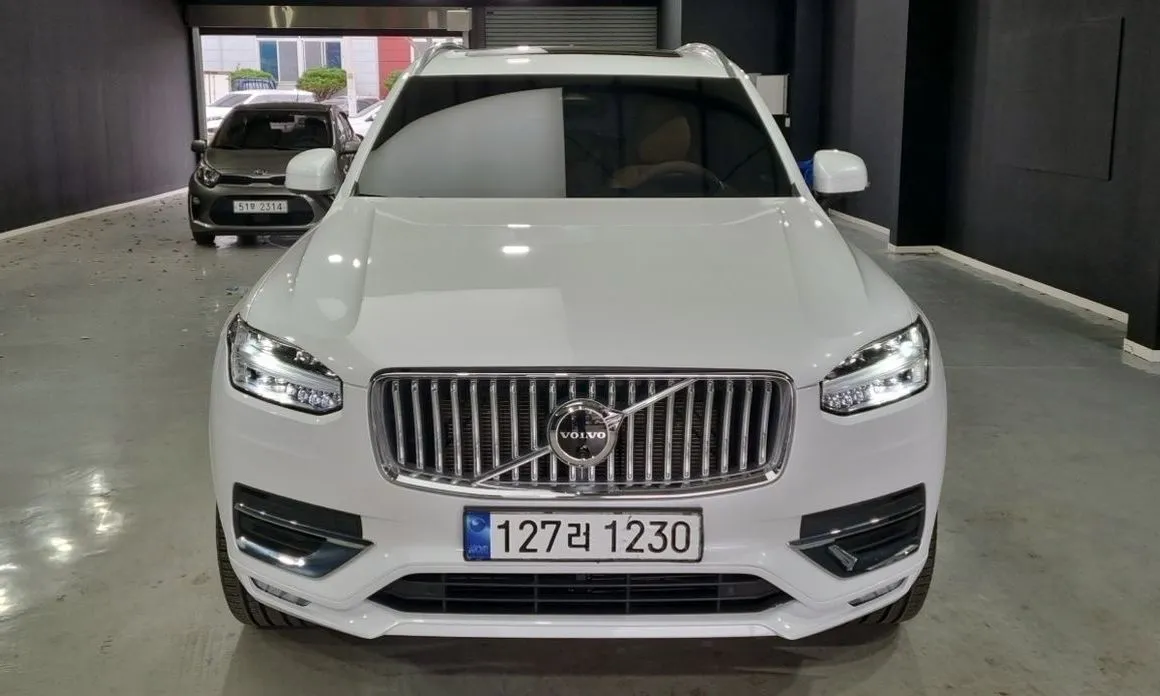 Volvo XC90 — фото 1