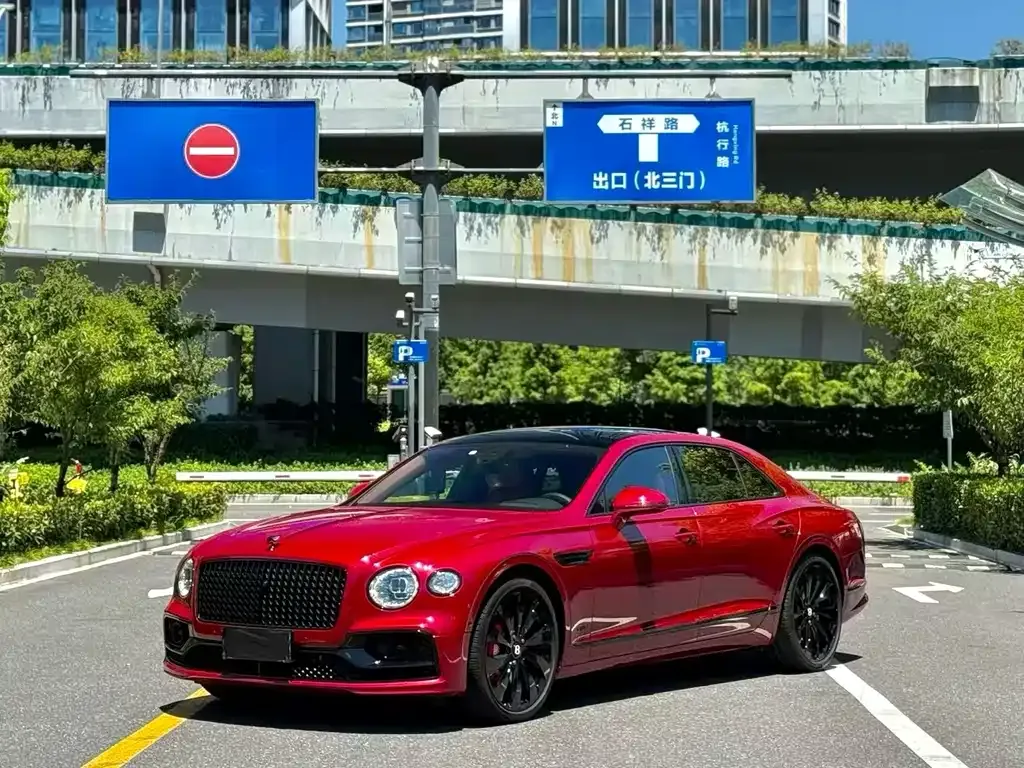 Bentley Flying Spur — фото 8