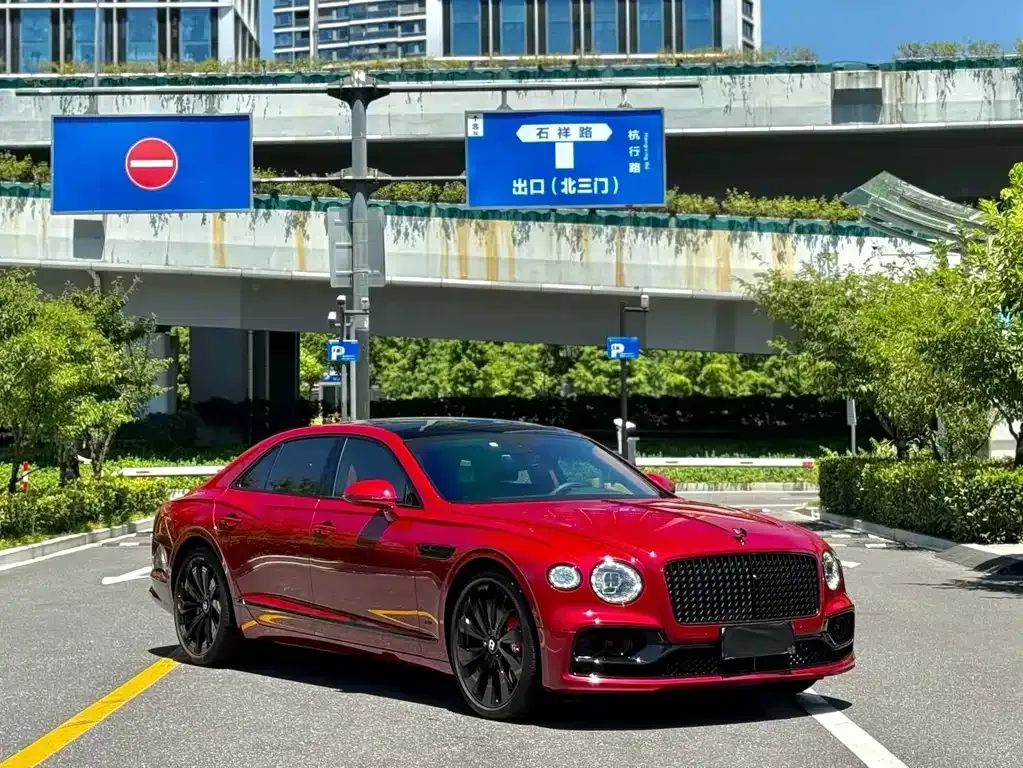 Bentley Flying Spur — фото 7