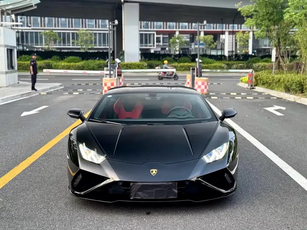 Lamborghini Huracan — фото 1