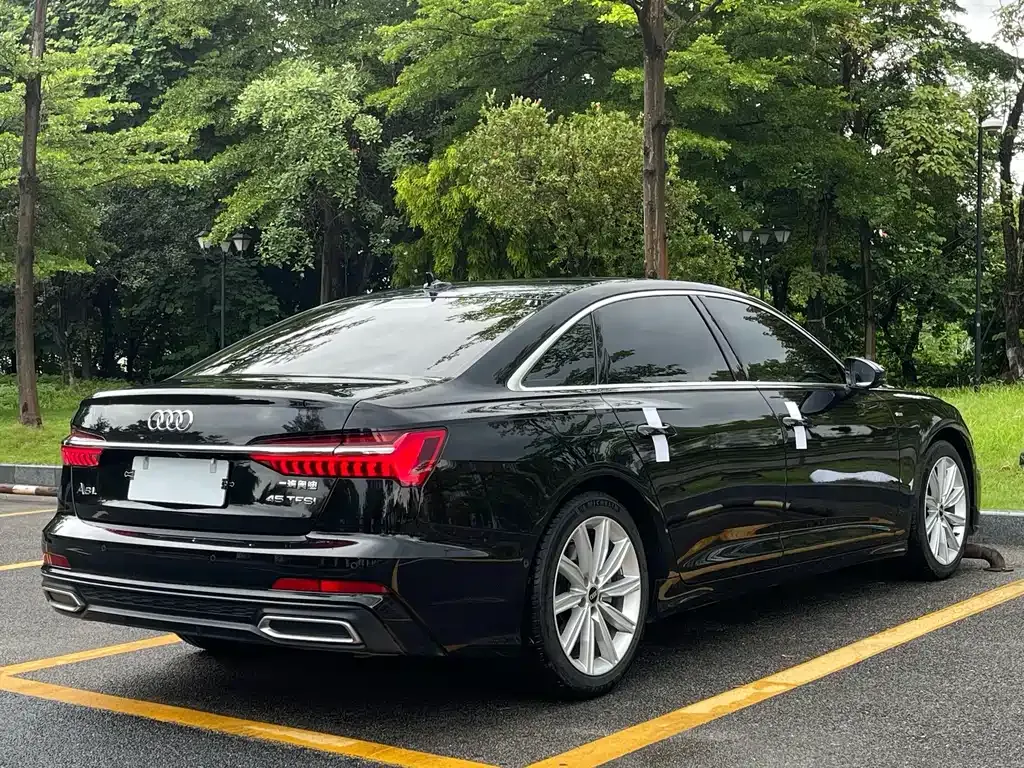 Audi A6L — фото 9