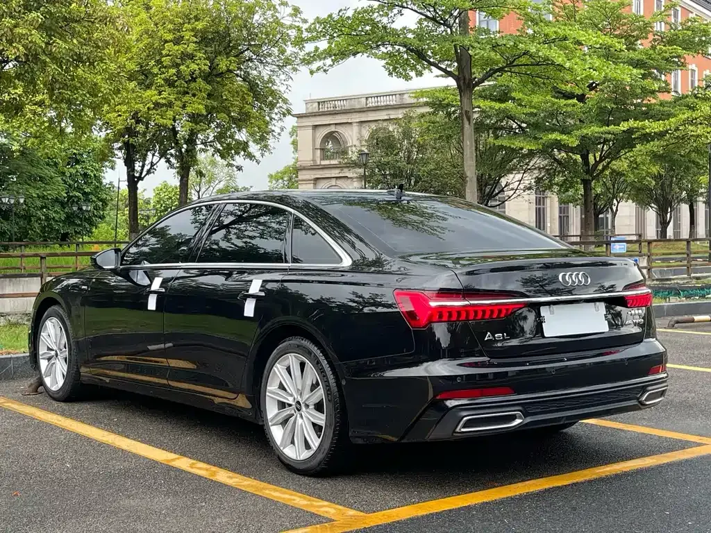 Audi A6L — фото 5
