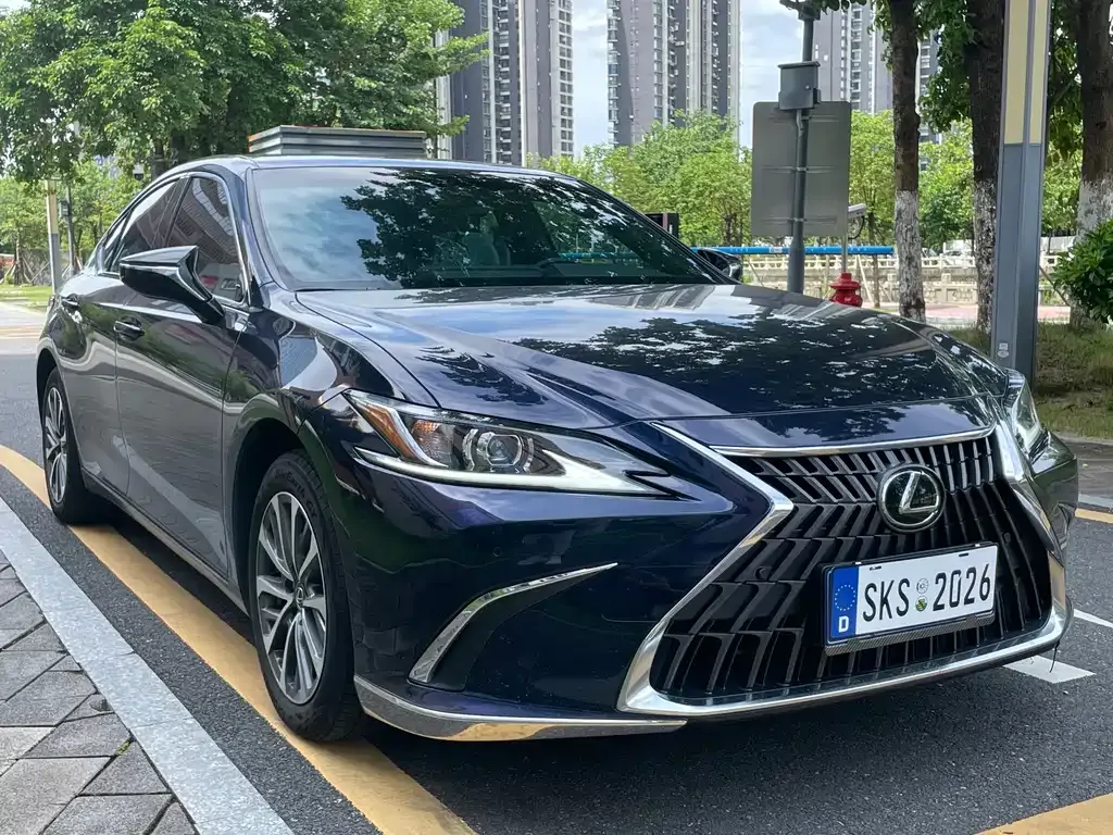 Lexus ES — фото 7