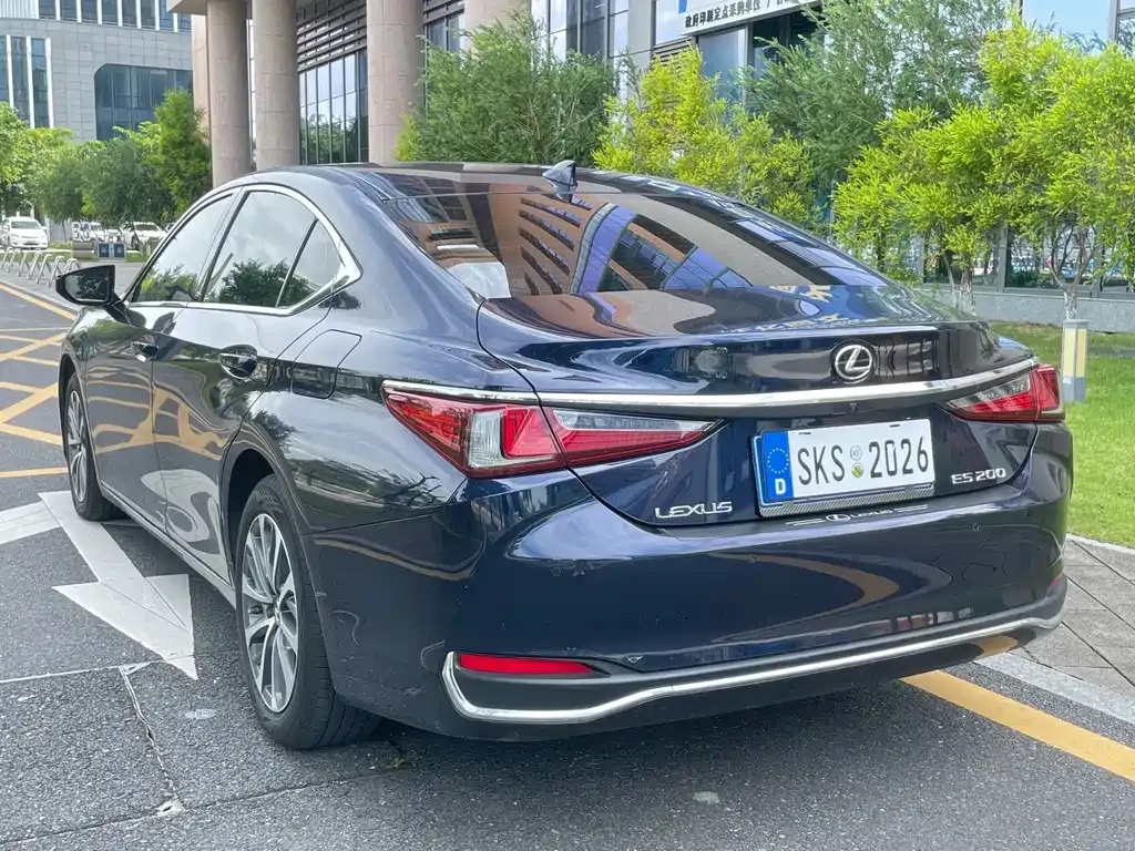 Lexus ES — фото 9