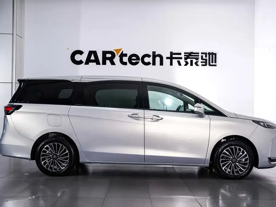 Buick GL8 Hybrid — фото 7