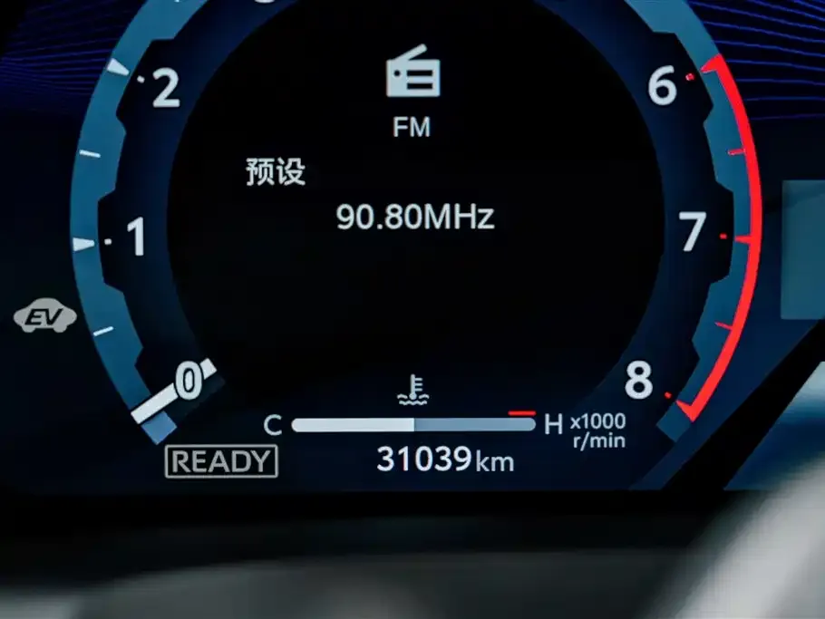 Toyota Alphard — фото 2