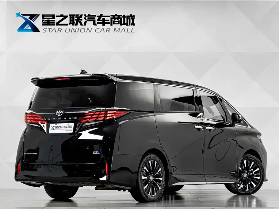 Toyota Alphard — фото 4