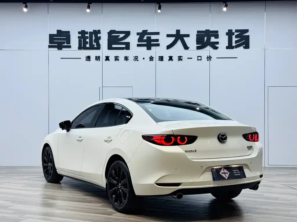 Mazda 3 Axela — фото 3