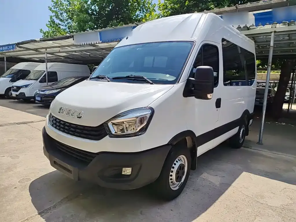 IVECO Ousheng — фото 5