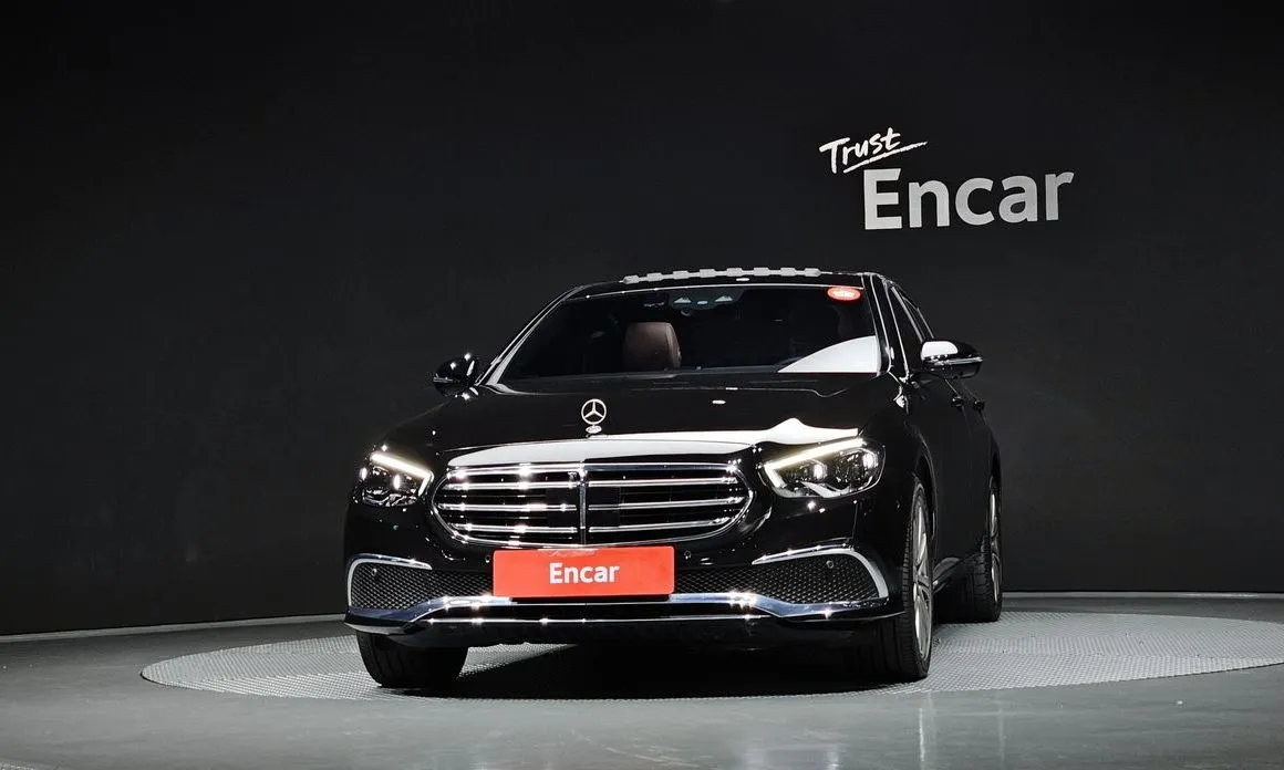 Mercedes-Benz E-Class — фото 7