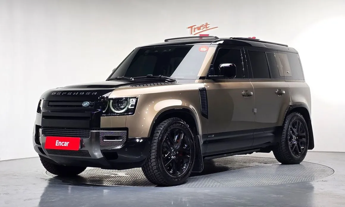 Land Rover Defender — фото 1