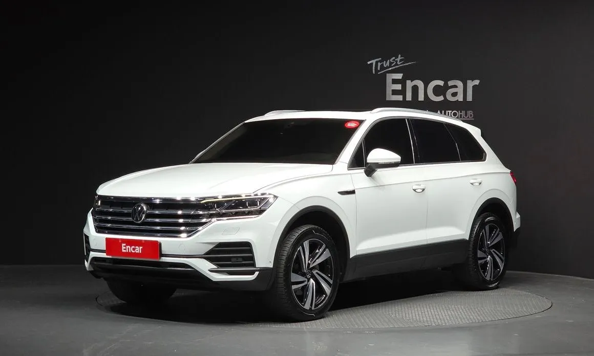 Volkswagen Touareg — фото 1