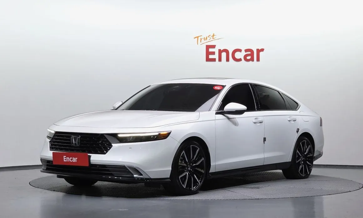 Honda Accord — фото 1