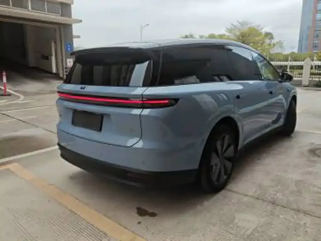 Li Auto i8 — фото 6