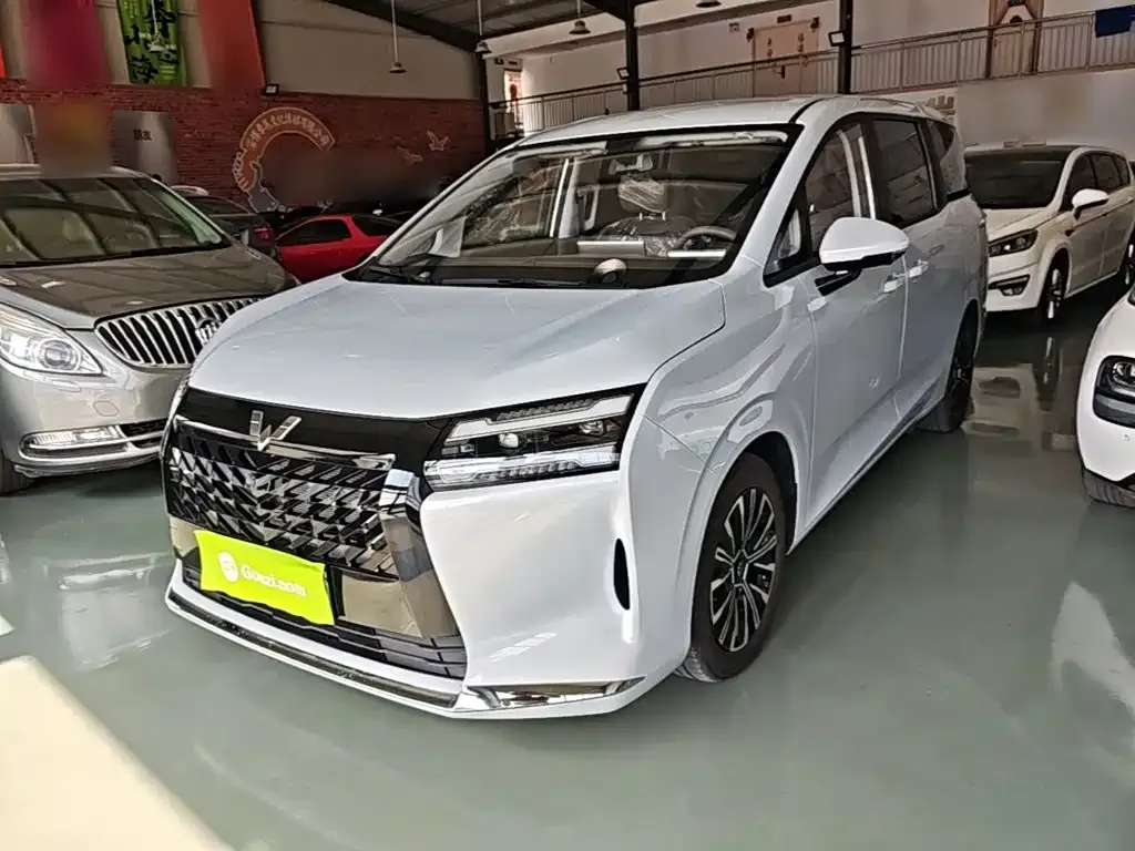 Wuling Starlight 730 New Energy — фото 1