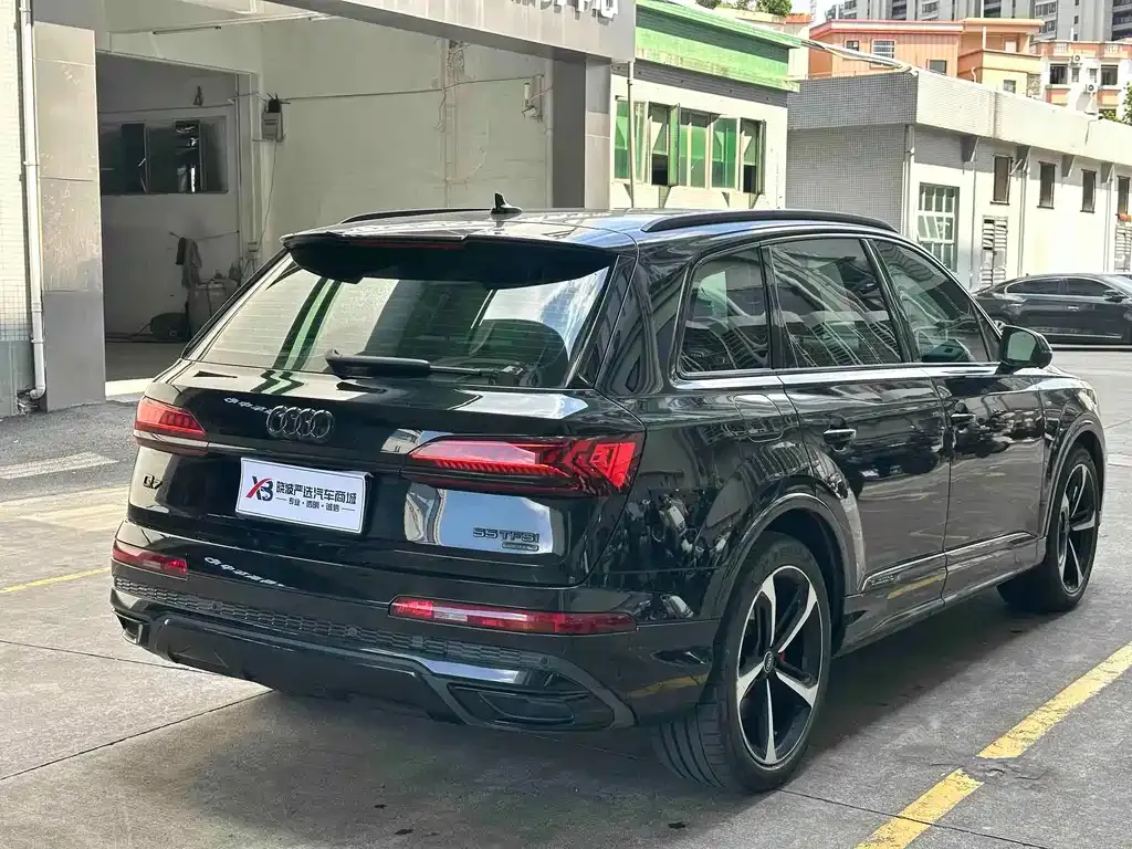 Audi Q7 — фото 2
