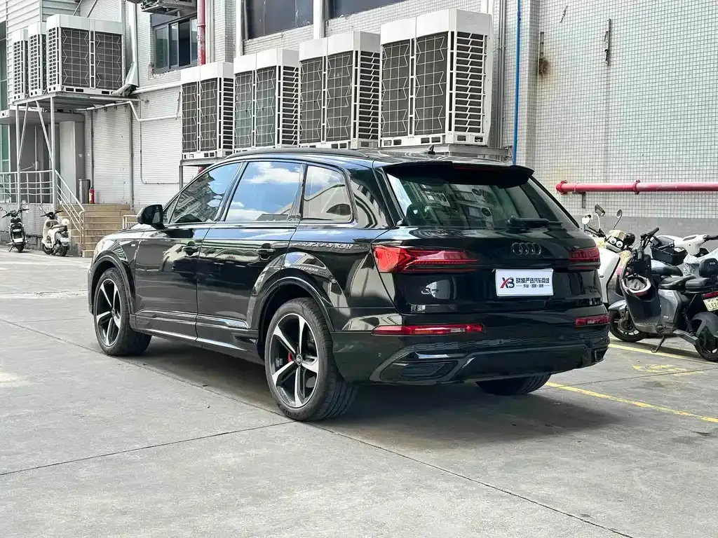 Audi Q7 — фото 6