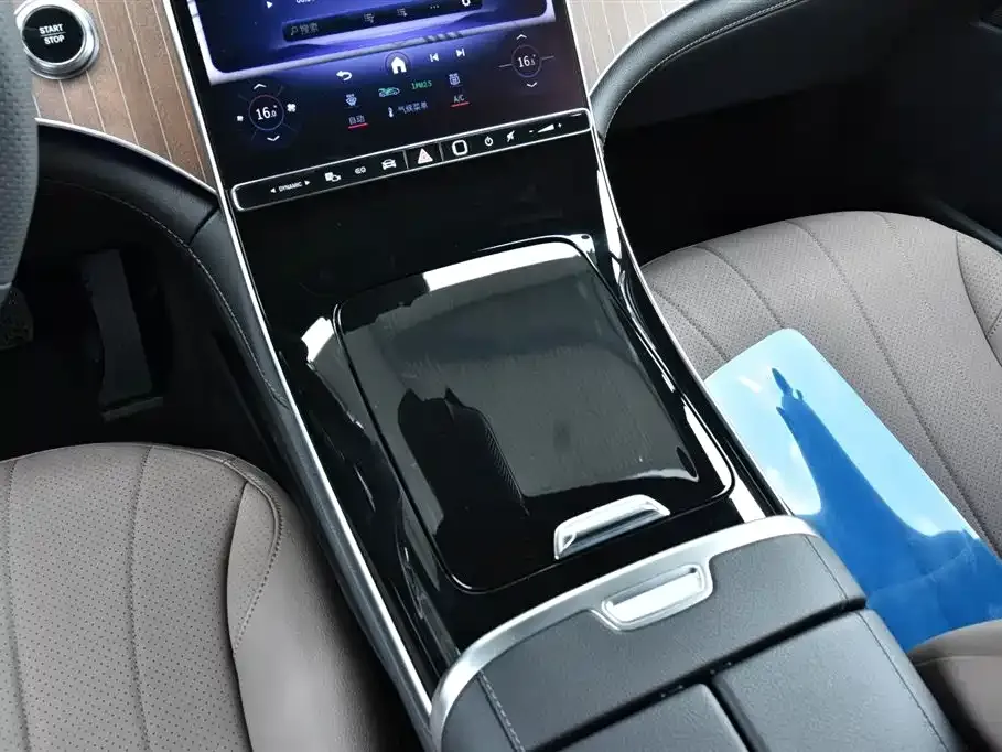 Mercedes-Benz EQE SUV — фото 4