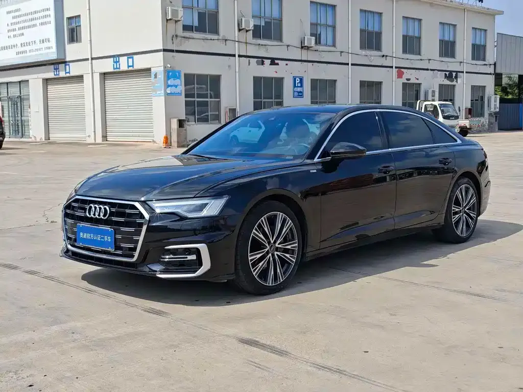 Audi A6L — фото 1