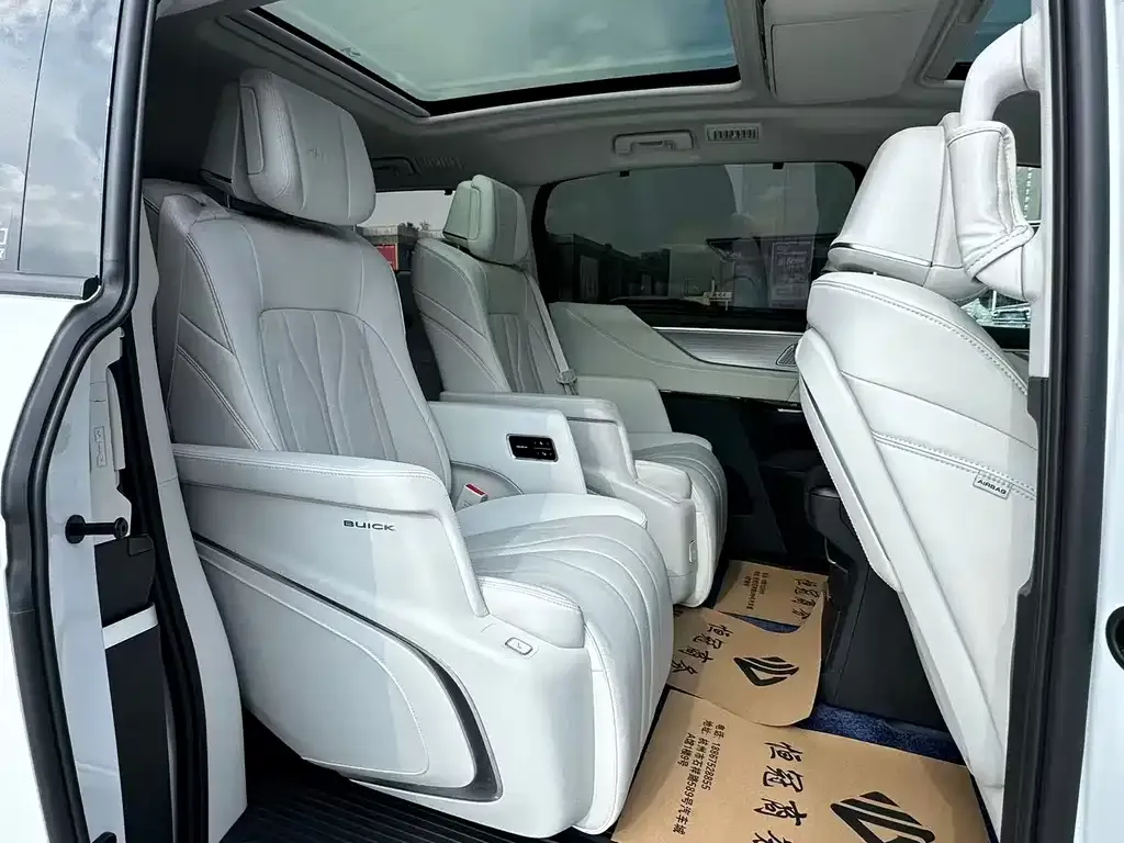 Buick GL8 Hybrid — фото 2