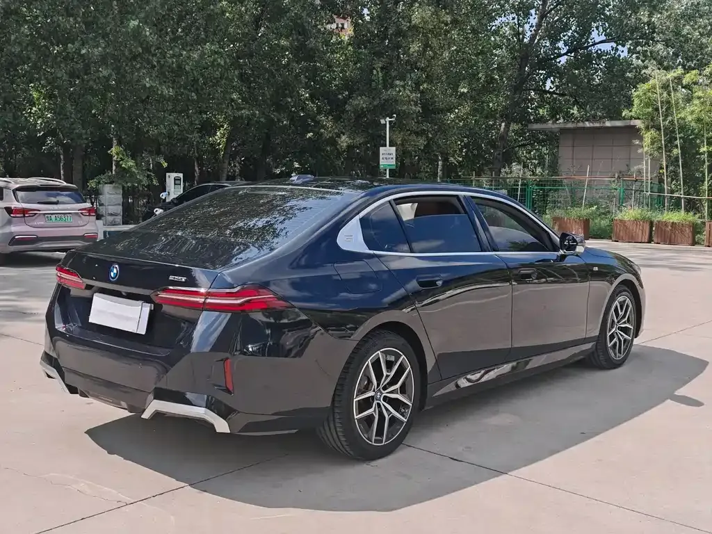 BMW i5 — фото 7
