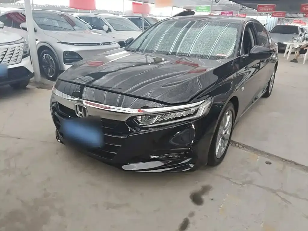 Honda Accord — фото 1