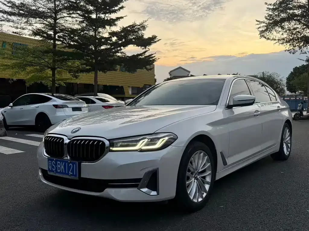 BMW 5 Series — фото 10