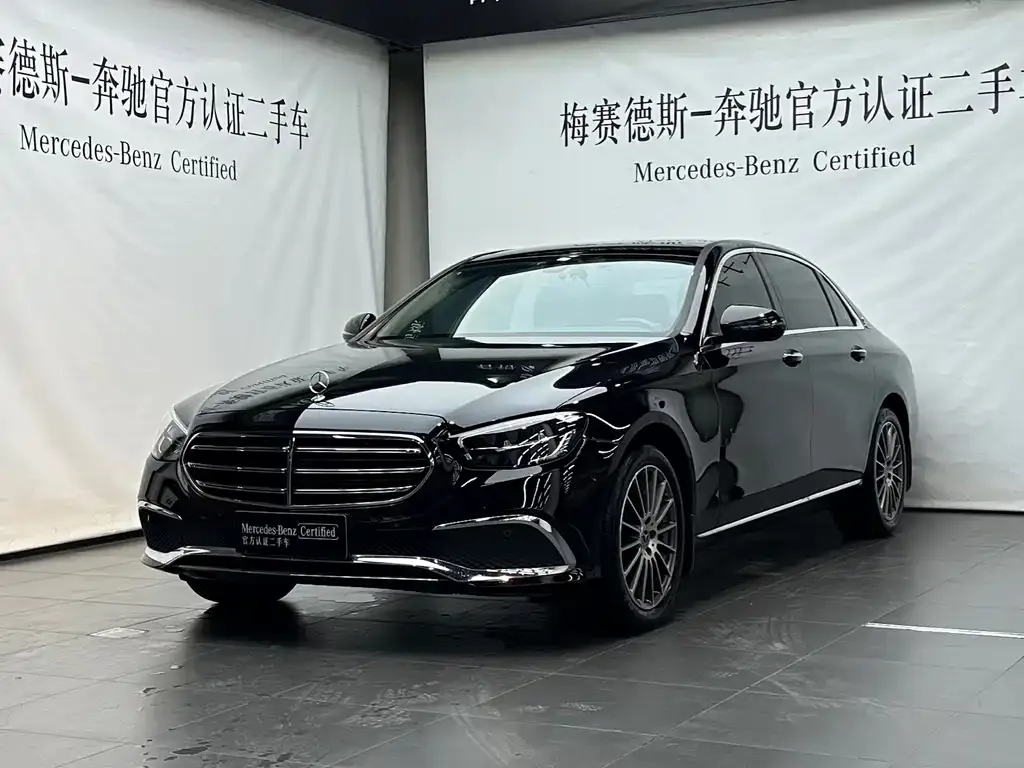 Mercedes-Benz E-Class — фото 1
