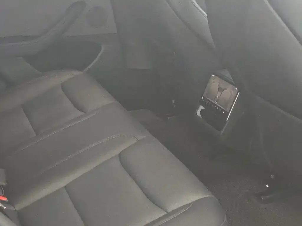 Tesla Model 3 — фото 2